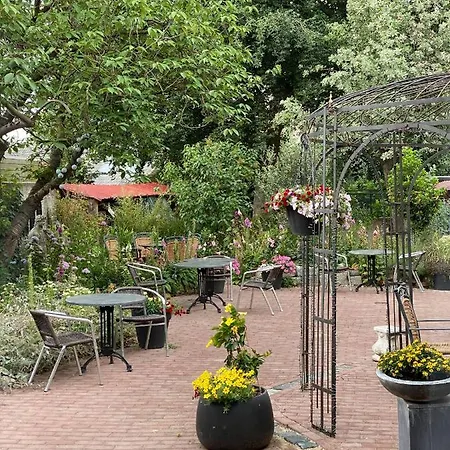 לינה וארוחת בוקר Atalanta-wellness Roermond 'de Wethouder' 3*